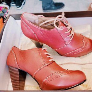 Fossil Brogue/Mary Jane Heel